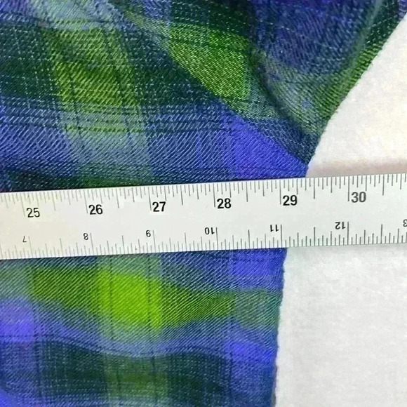 BDG Women’s Oversized Shirt Sz Large Blue/Green Plaid Rayon/Polyester - Picture 8 of 8